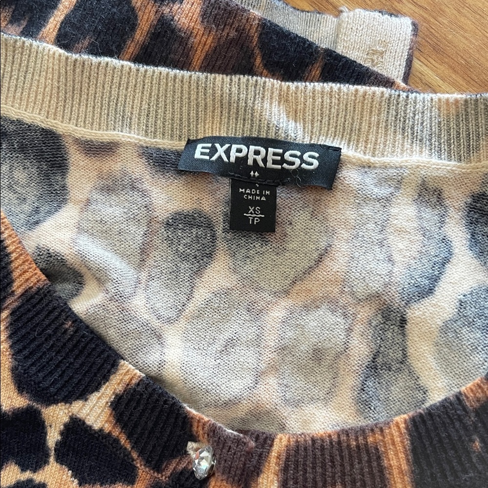 Express Animal Print Cotton Blend Cárdigan. Size XS. PD4 - Picture 6 of 8